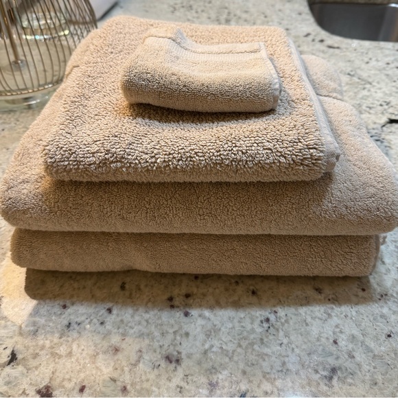 Restoration Hardware 4 Luxury Turkish Cotton Towels Bath - Picture 2 of 11